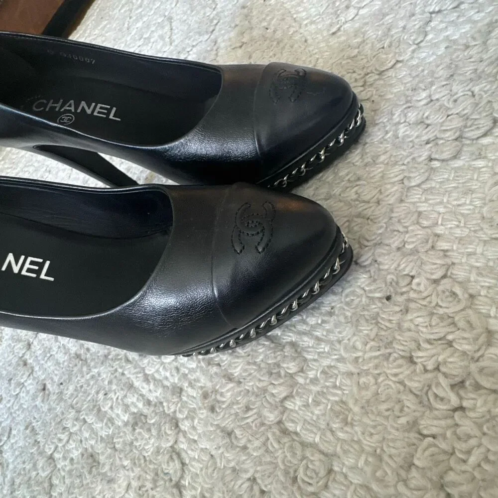 Chanel Lambskin CC Cap Toe Platform Chain Pumps size 36.5 Black